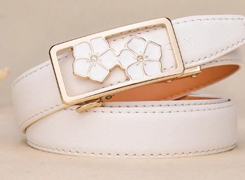 ŮʿƤ����Ƥ�Զ���ţƤʱ�к����¿ţ�п������ٴ�װ��